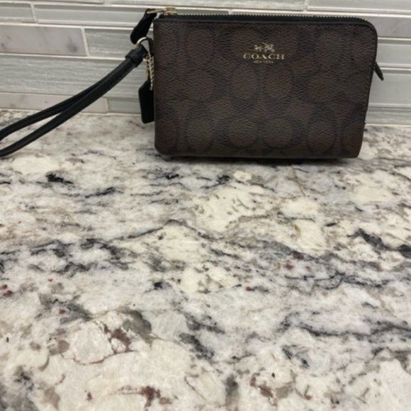 Coach Signature Wristlet - Picture 1 of 4